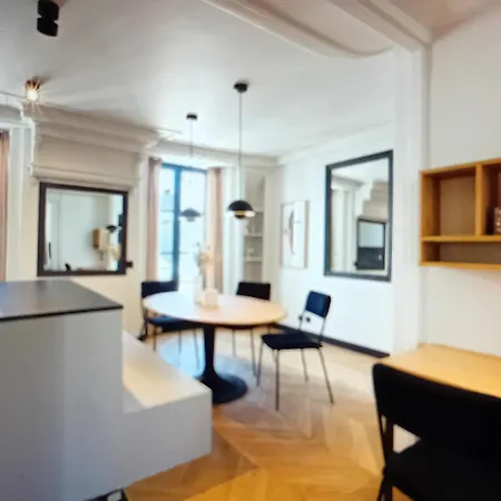 Apartment Front Metro , Center , Amusing Place ,Close To Monument As Eiffel Tour And Louvre Meusm Paris