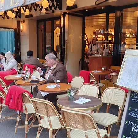 Front Metro , Center , Amusing Place ,Close To Monument As Eiffel Tour And Louvre Meusm Appartamento